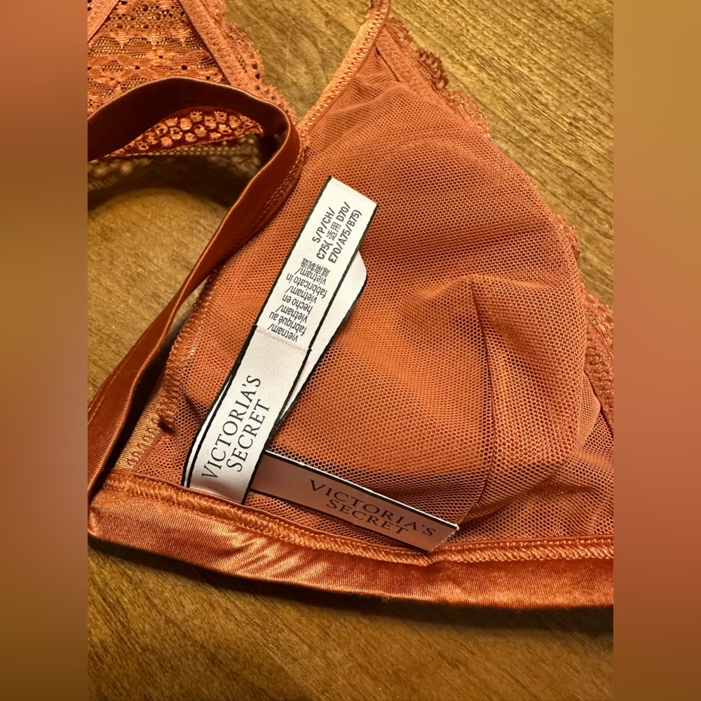 Victoria Secrets Racerback Bralette Small - Picture 3 of 4